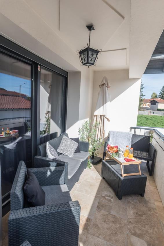 - LUXUEUX CASA SELVA - Parking Gratuit - Spacieux - balcon - Wifi Viriat Extérieur photo